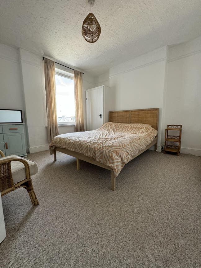 Large Double Room,Sea View, in family home Newquay Main Photo
