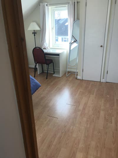  one bedroom en-suite close to the local hospital  Main Photo