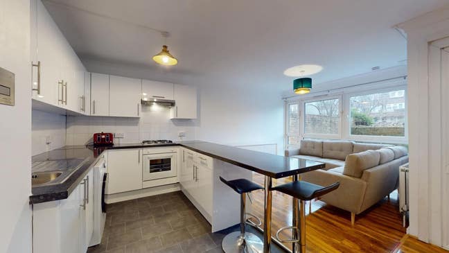 W6 Zone2 prof-share w garden. ALL inc+WiFi+cleaner Main Photo