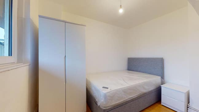 W6 Zone2 prof-share w garden. ALL inc+WiFi+cleaner Main Photo