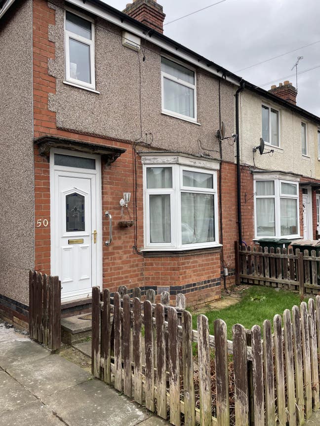  3  Bed  House  to  rent  in  Holbrooks  CV6 4FZ Main Photo