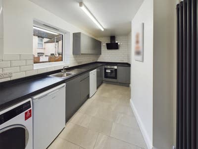 Newly Refurbished Modern House Main Photo