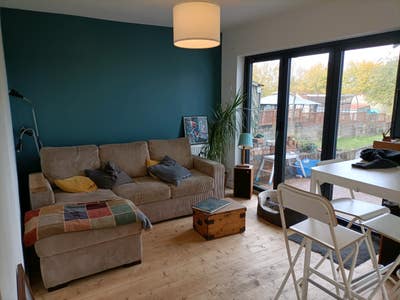 Lovely sunny double room  Main Photo