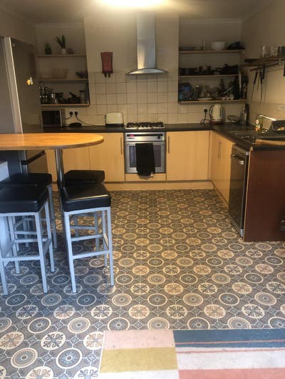 A beautiful furnished single room coming available Main Photo