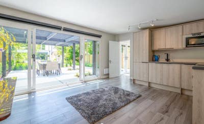 Luxury Studio with Parking  Main Photo