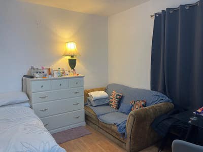 Spacious and clean room  Main Photo