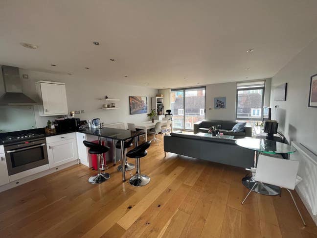 En-Suite Bedroom right next to Spitalfields Market Main Photo