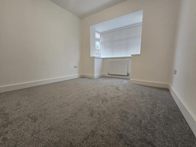 Double Bedroom with Separate Bathroom near MMUH Main Photo