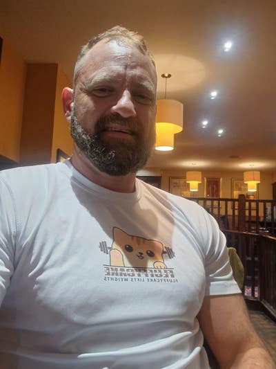 I am a professional male aged 47.  Looking fo... Main Photo