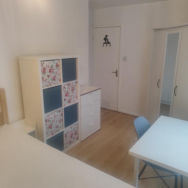 Bright, cosy double room - all bills included  Main Photo