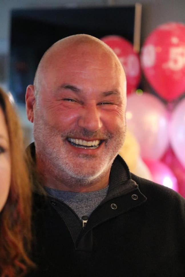 I am a professional male aged 58 I am lookin... Main Photo