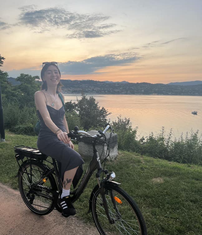 Friendly gal looking for a room/buddy up Main Photo