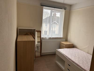 Single Room Main Photo