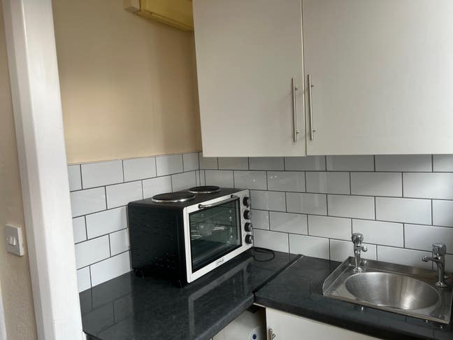 Studio Flat  Main Photo