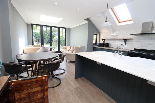 ⭐Luxury Rooms in Acton Available Now⭐ Main Photo