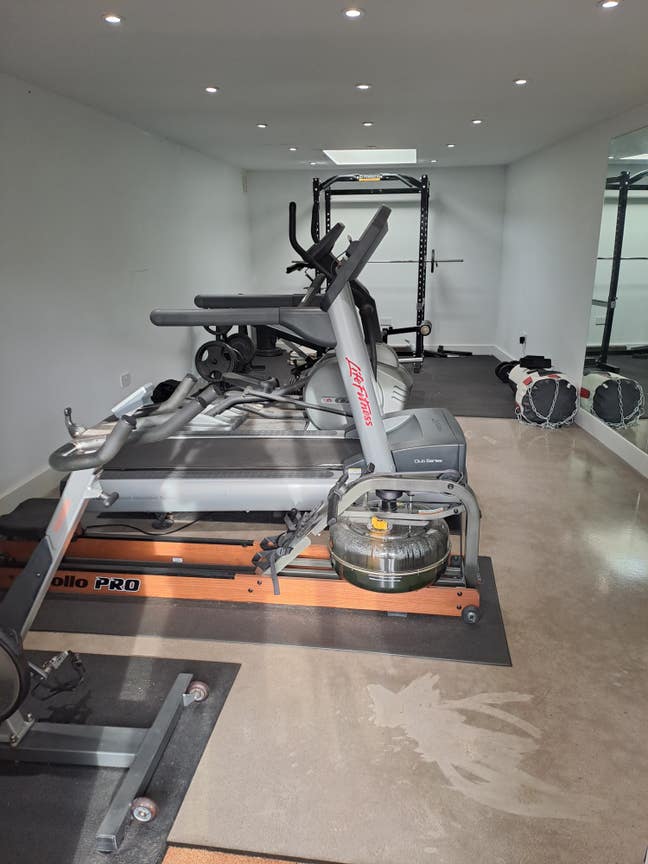 Double room with office space and private gym Main Photo