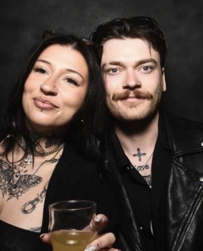 Couple Looking for a place to rent 🤘🏻 Main Photo