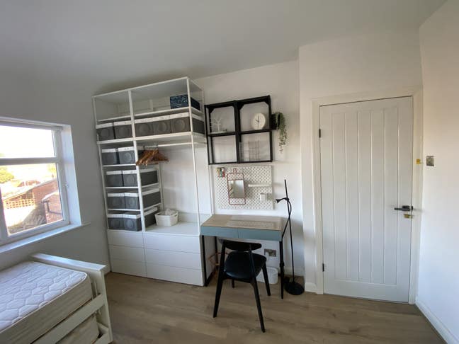 Beautifully furnished double room in Sale Main Photo