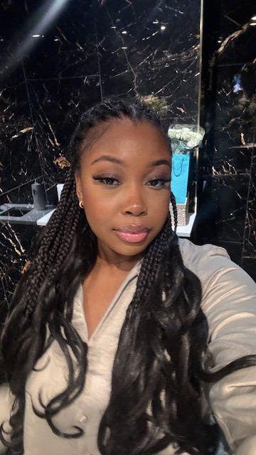 Looking for professional house share/buddy up Main Photo