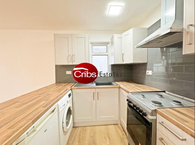 1 Bedroom Flat To Rent In Colliers Wood Main Photo
