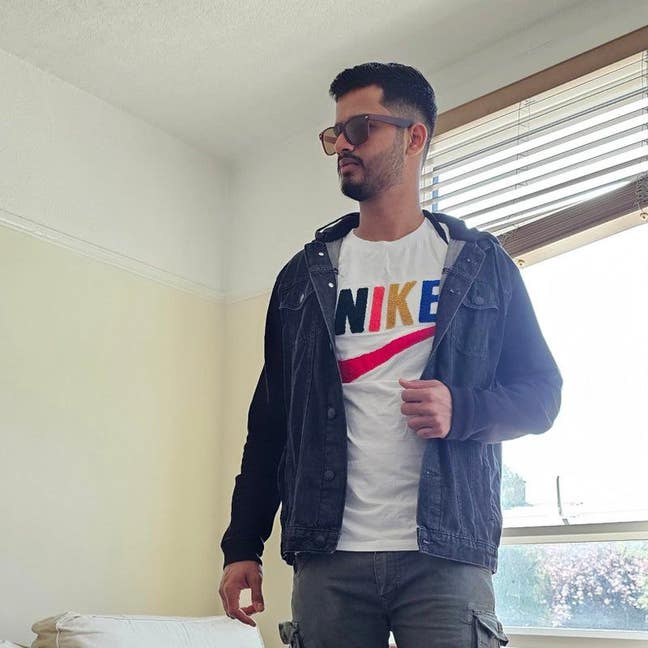 I am a professional male aged 26. I am lookin... Main Photo