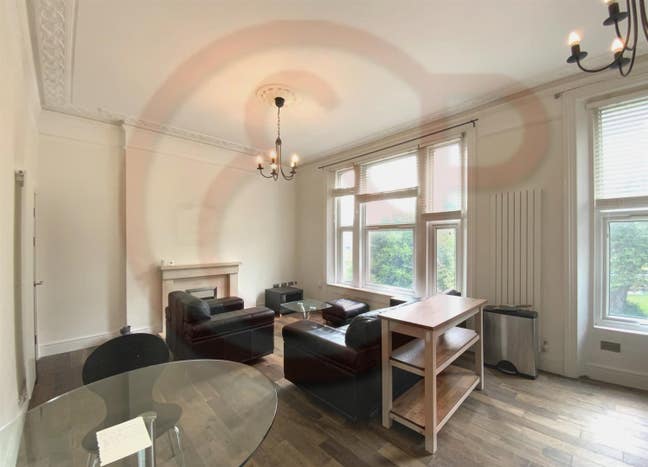 2 Bedroom next to Ealing Broadway Main Photo