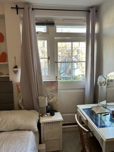 Sunny Central Spare Room, 2 mins Zone 2 tube Main Photo