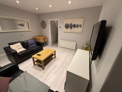 ** Sunny Garden double flat Clapham Junction ! ** Main Photo