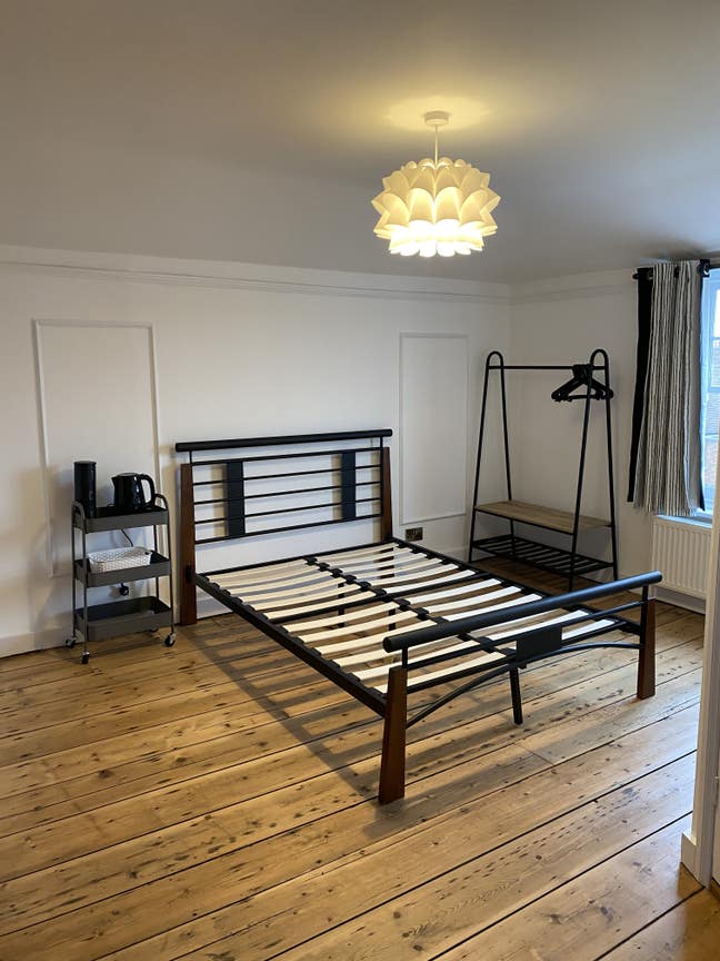 Own dble room + balcony + study - bills incl  Main Photo
