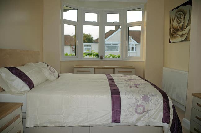 Lovely Large Home with Beautiful Rooms Main Photo