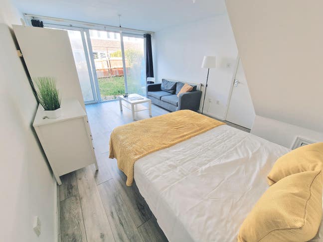 Spacious Double Room with Garden Access - Archway Main Photo