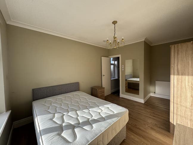 ✨Room for Rent in Friendly HMO, South Park Drive✨ Main Photo