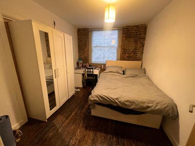 Liverpool Street | Double Room | Own Bathroom Main Photo