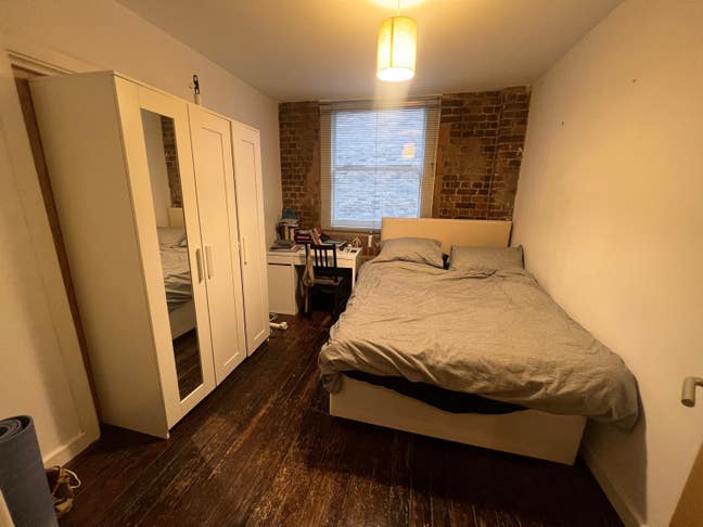 Liverpool Street | Double Room | Own Bathroom Main Photo