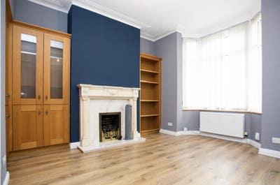 2 bed house 2 reception rooms, Salford near,Uni ci Main Photo