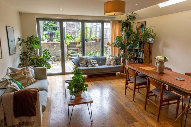 2 double bedrooms in friendly 4 bed house Main Photo