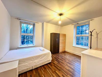 Beautiful 3 Bedroom Flat to Let in Whitechapel Main Photo