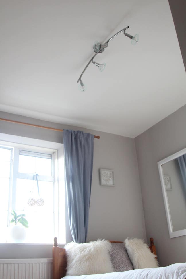 Sunny double Room  to rent in Southfields  Main Photo