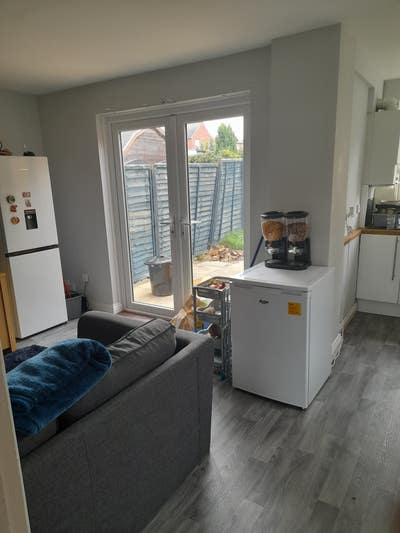 Looking for a spare room? Please enquire Main Photo