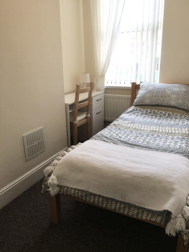 1st month 1/2 price. 100m bus, 600m tram Main Photo