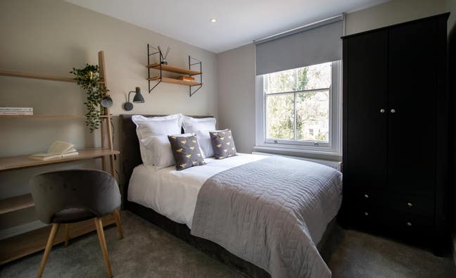En Suite Double Bedroom - Brixton Main Photo