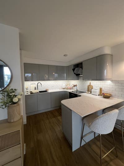 1 bed flat, Nunhead- with parking *short -let* Main Photo