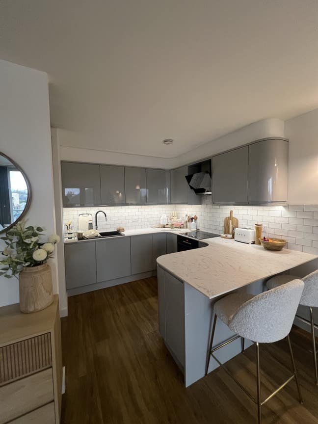 1 bed flat, Nunhead- with parking *short -let* Main Photo