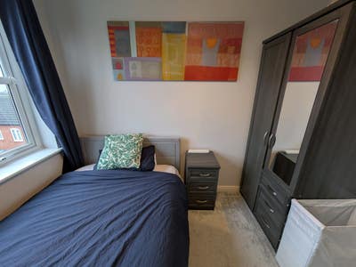 Fully furnished small double room (all bills inc) Main Photo