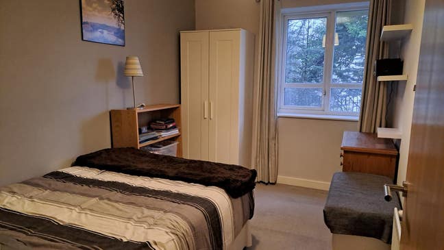 Large furnished double room in 2 bed flat  Main Photo