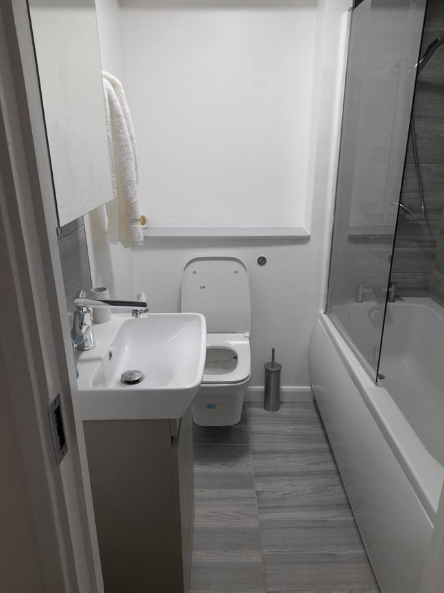 Available to rent  Main Photo