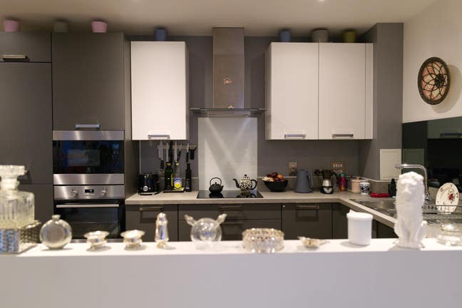 Elegant West London Home –Double & Single Rooms Main Photo