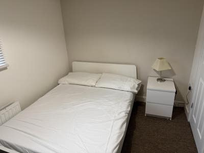 Ensuite double bedroom to rent in Swindon old town Main Photo