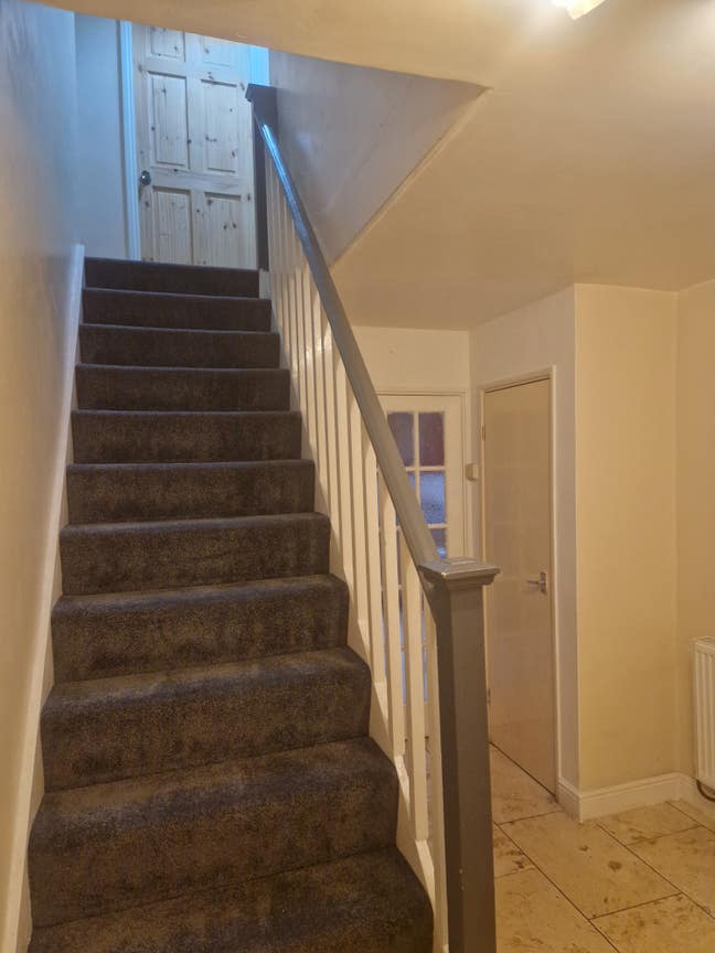 Extra large ensuite room close to SMH Main Photo