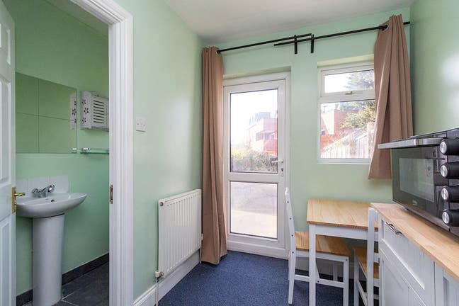 Lovely studio with garden access in Willesden Main Photo